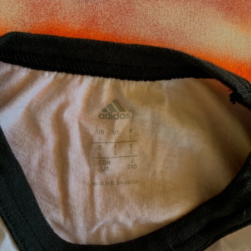 A baseball undershirt - Picture 2 of 2